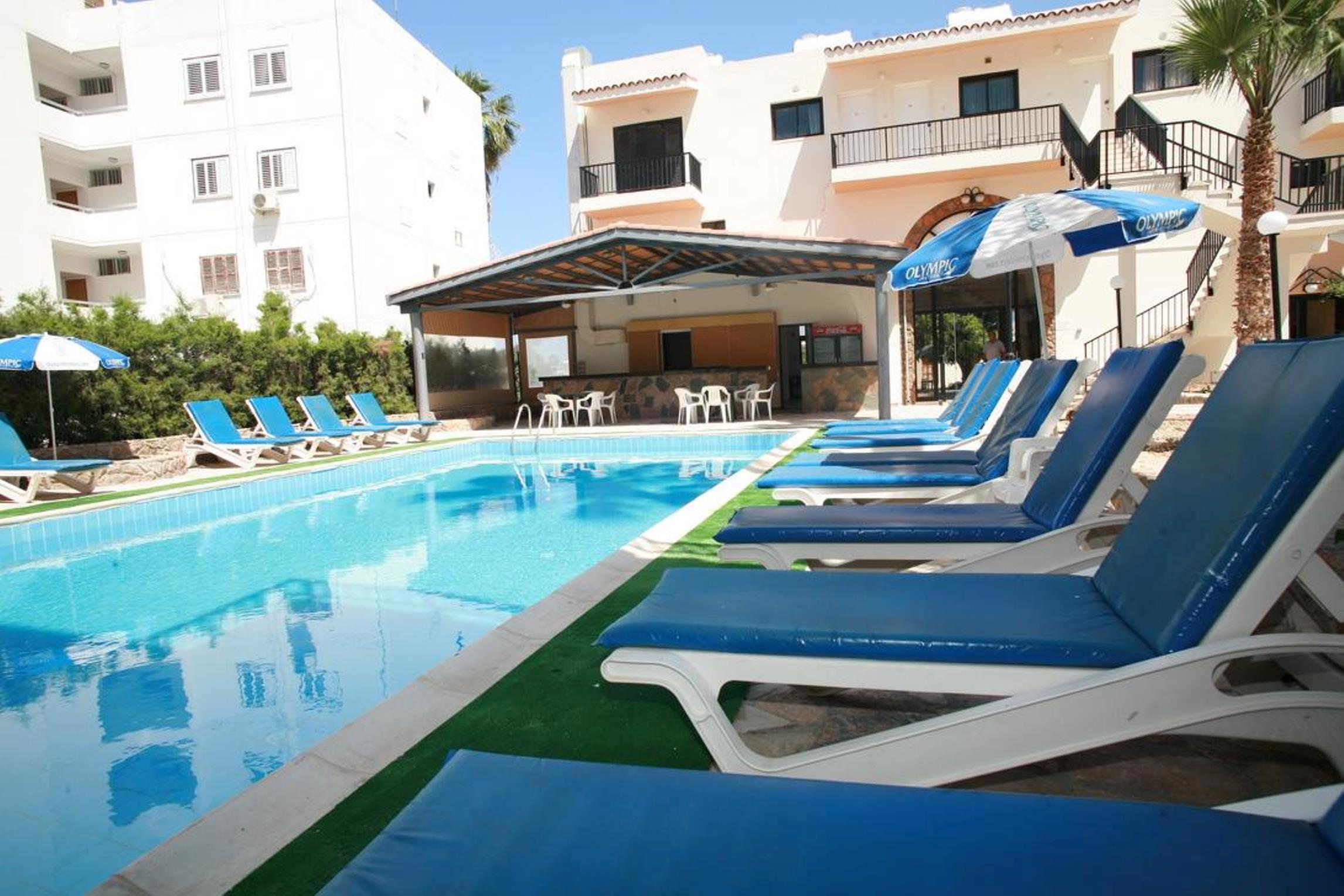 

Roma - Paphos - New York Plaza Hotel Apartments