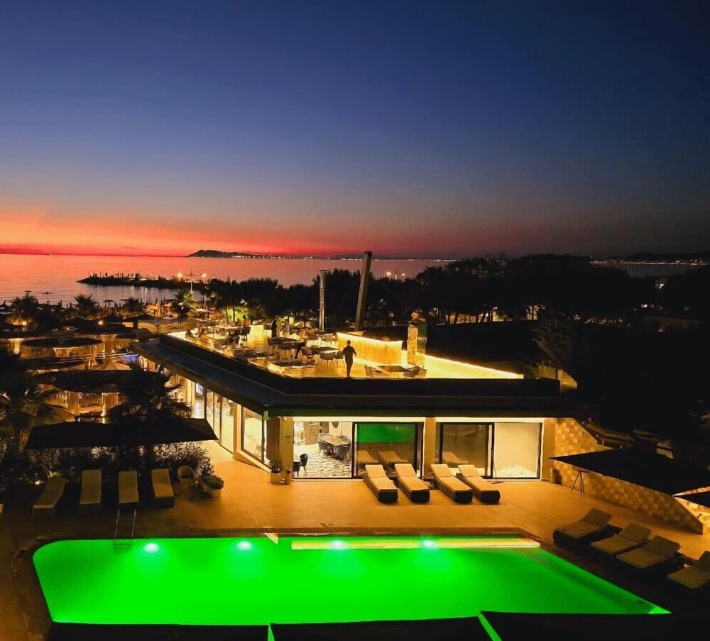 

Milano - Kavajë - ApartHotel by Comfort Suites