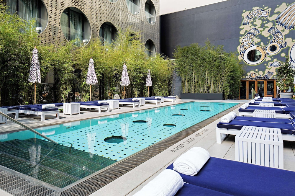 

Lamezia Terme - Long Island City - Dream Downtown, by Hyatt