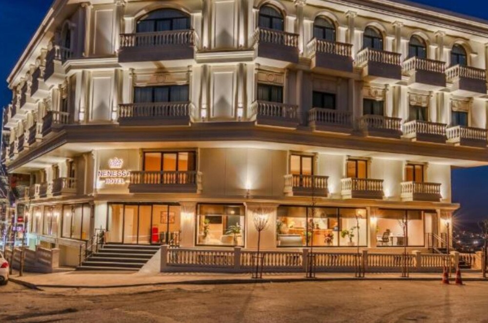 

Lamezia Terme - Istanbul - Nenessa Airport Hotel
