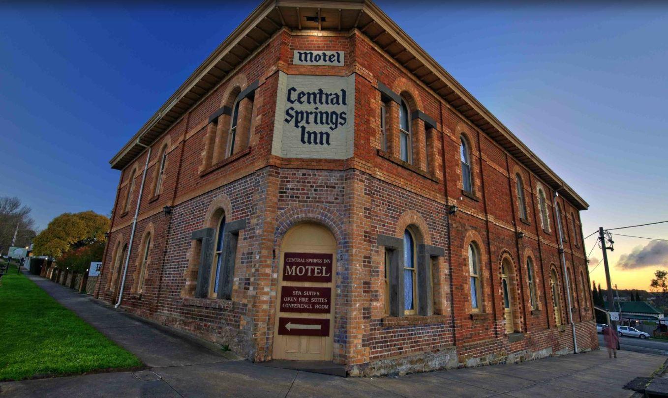 

Catania - Daylesford - Central Springs Inn