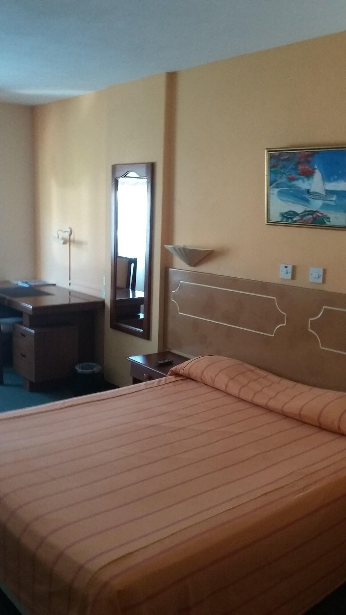 

Torino - Port Louis - Le Saint Georges Hotel