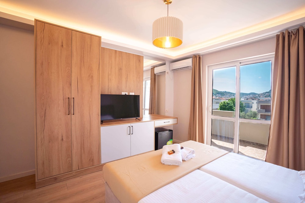 

Napoli - Ulcinj - Illyria Hotel