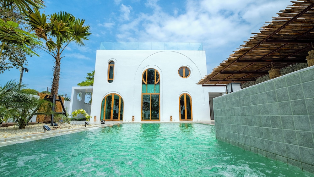 

Roma - Ban Pa Khlok - A Dream Naka Island - Beachfront Retreat