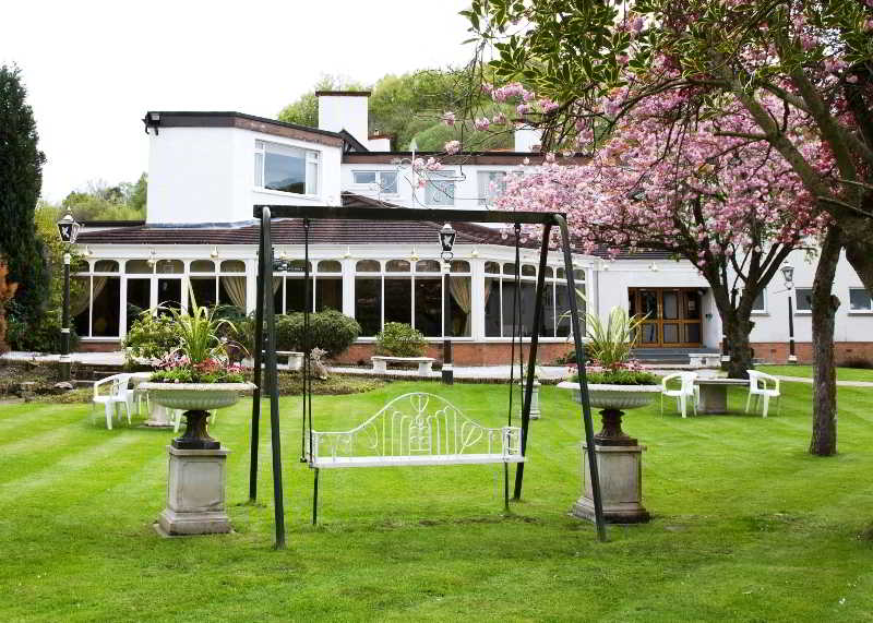 

Bari - Glasgow - The Popinjay Hotel