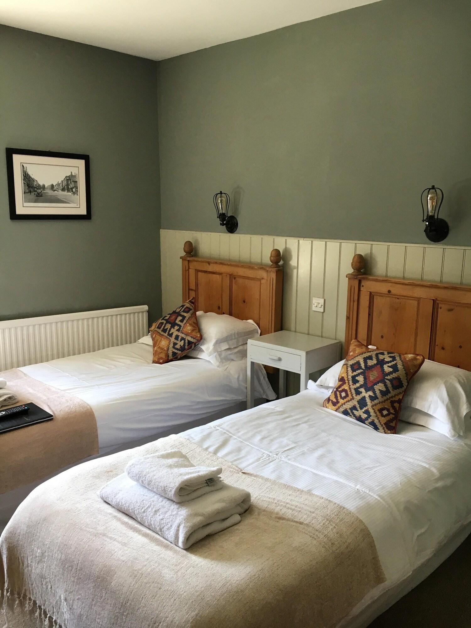 Burford - The Golden Pheasant Inn