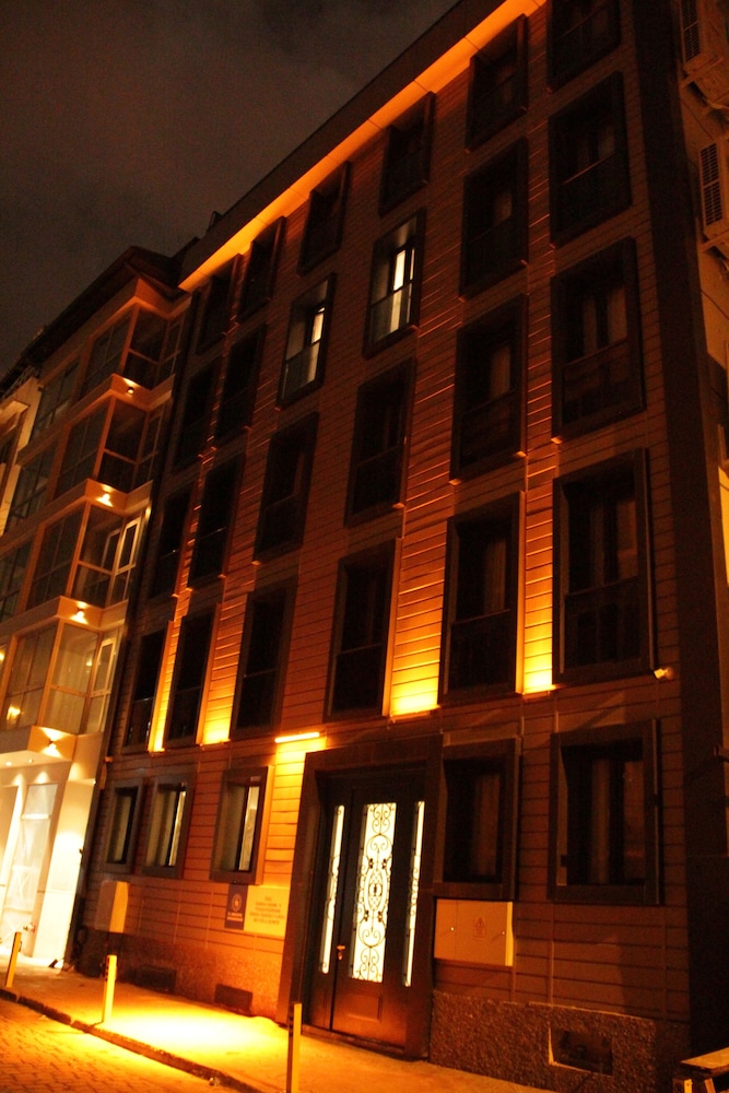 

Bologna - Istanbul - Sabiha Sultan Hotel-Karakoy