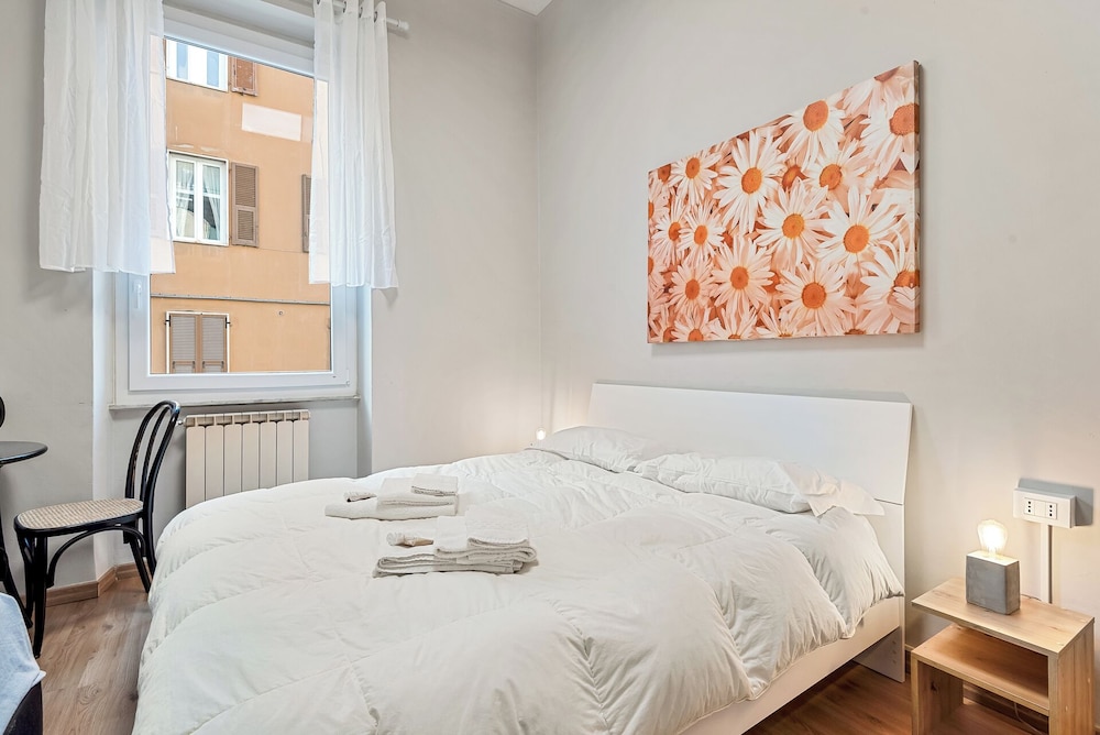 

Bologna - Cinque Terre, Liguria - Redamare Suites