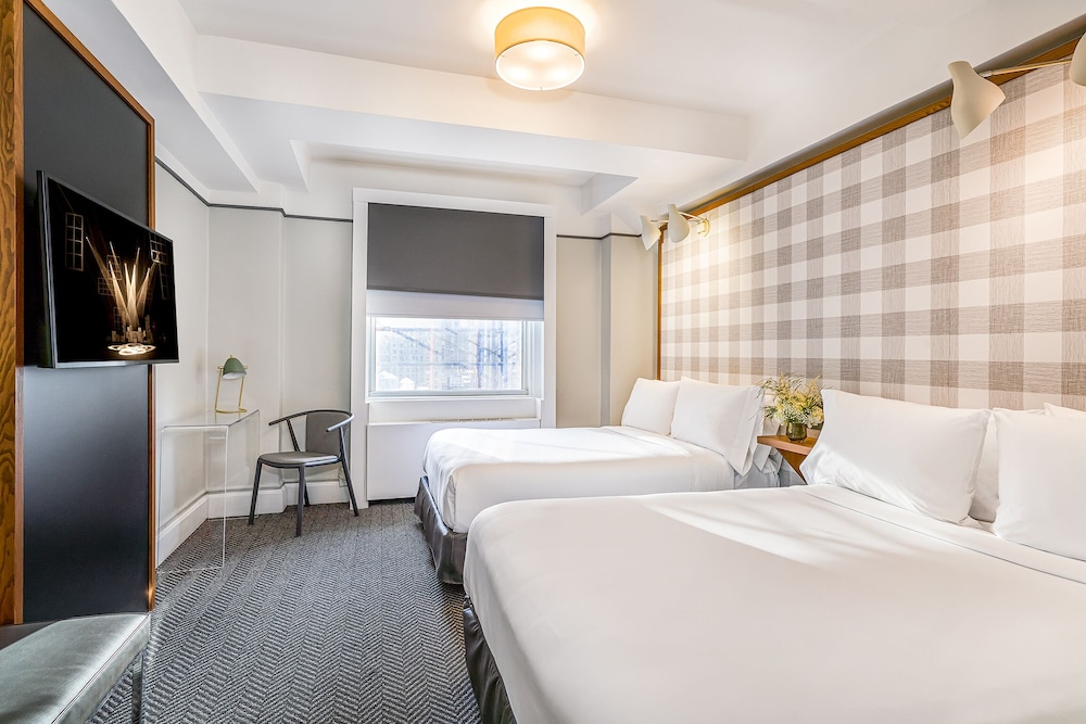 

Bari - Long Island City - Paramount Hotel Times Square