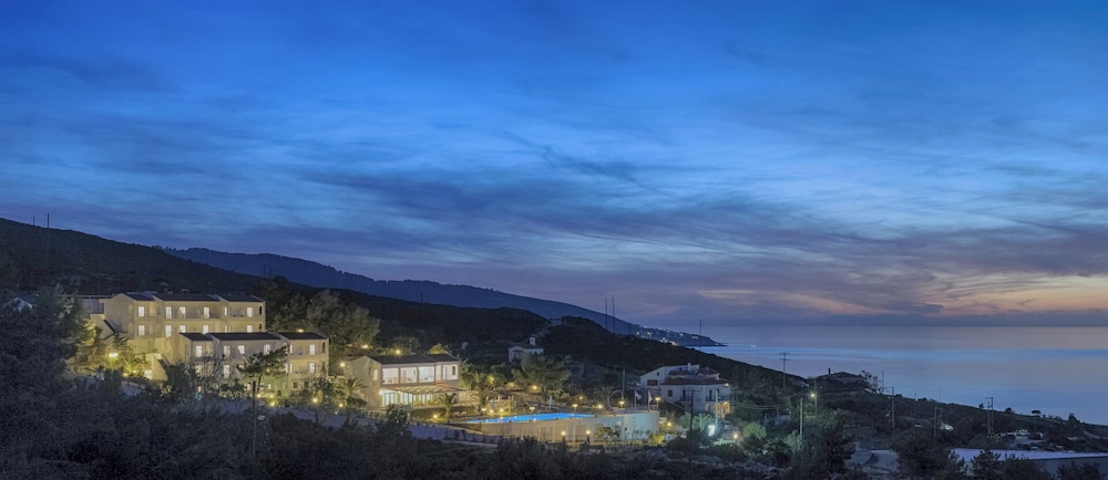 

Roma - Ikaria - Karras Star Hotel