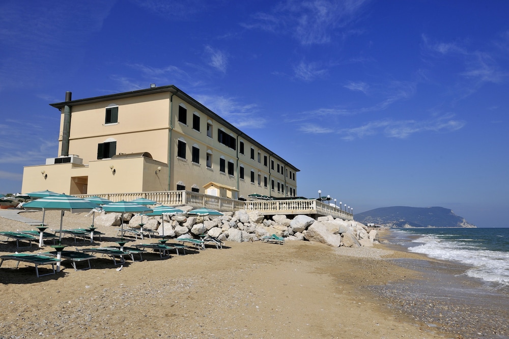 

Milano - Riviera del Conero, Italia - Hotel Brigantino Non Dista