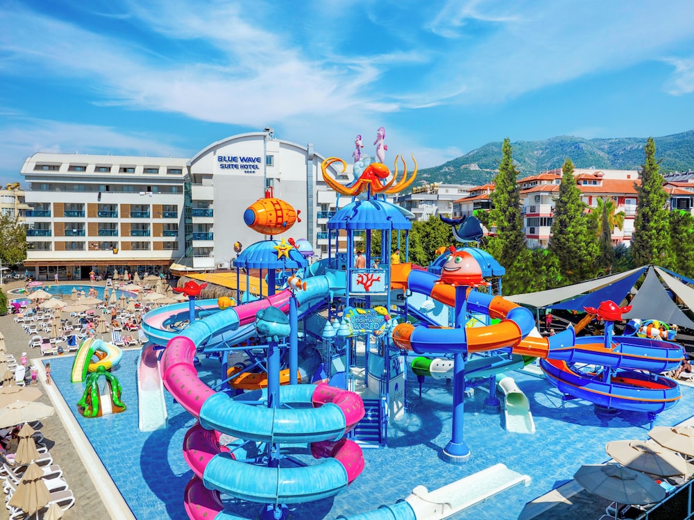 

Bologna - Mahmutlar - Blue Wave Suite Hotel