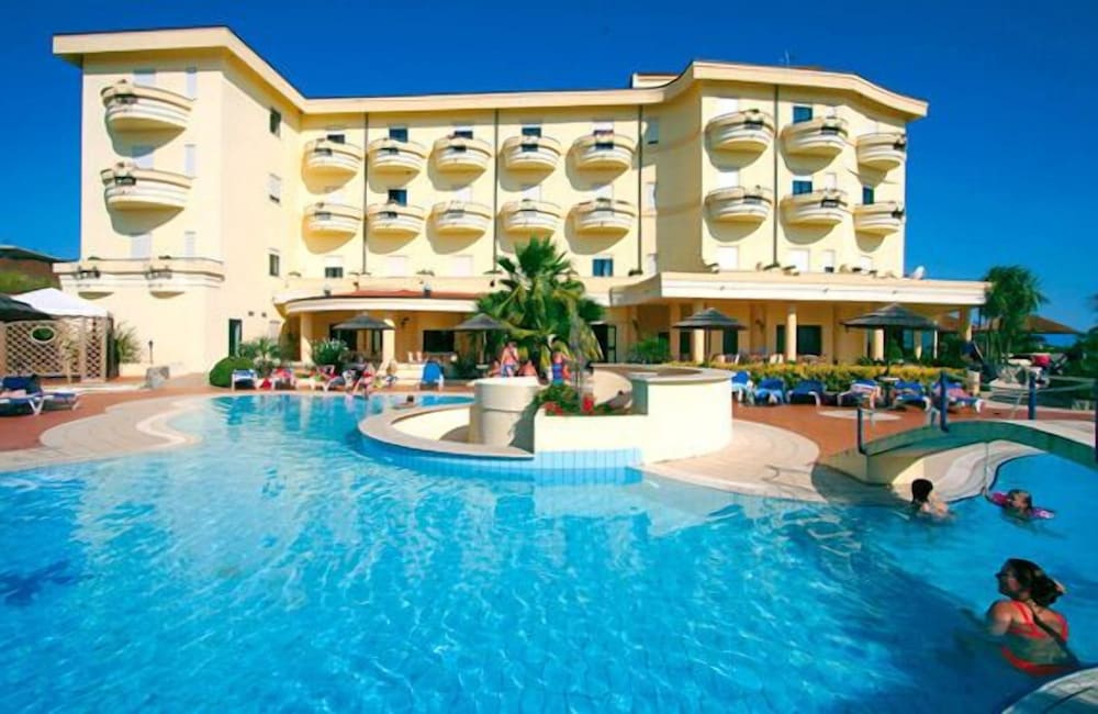 

Bari - Tropea - Sunshine Club Hotel Centro Benessere