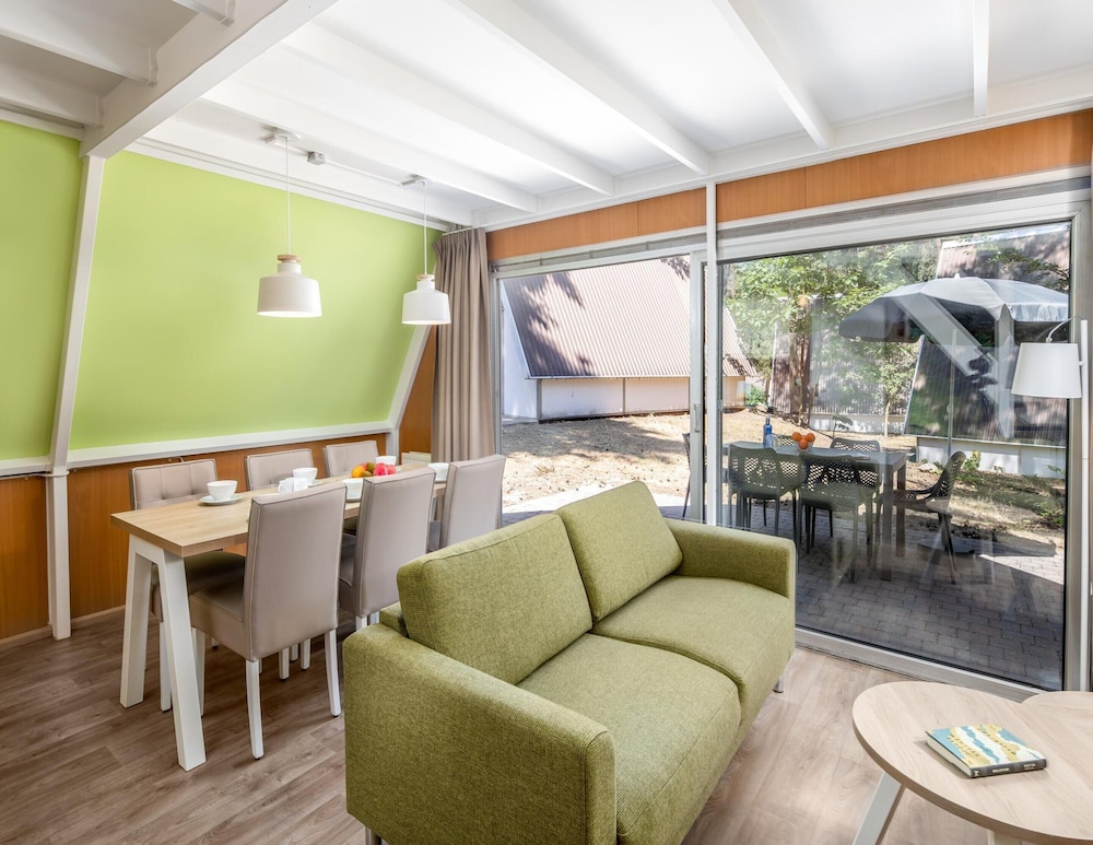 

Bologna - Eindhoven - Bungalow in Natural Surroundings