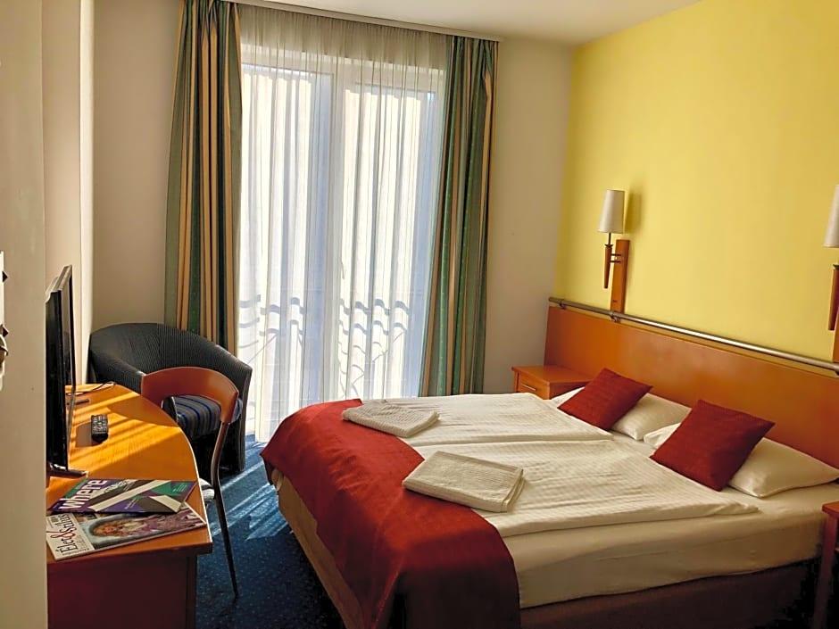

Olbia - Budapest - Hotel Veritas