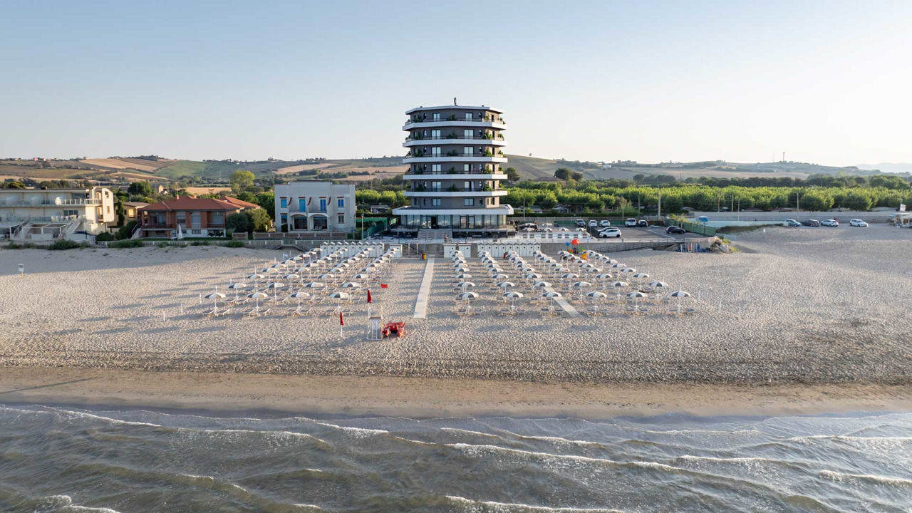 

Napoli - Costa Marche, Mare Italia - Hotel Playa Suite