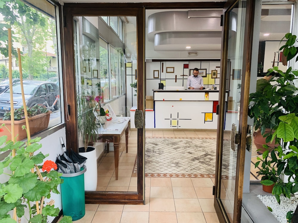 

Olbia - Firenze - Hotel Real