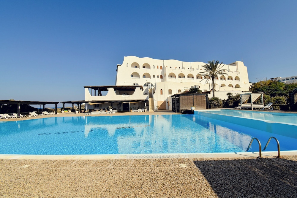 

Palermo - Pantelleria - Mursia Wellness Hotel