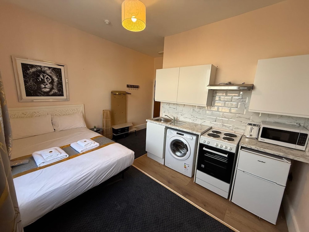 

Milano - Enfield - United Lodge Hotel