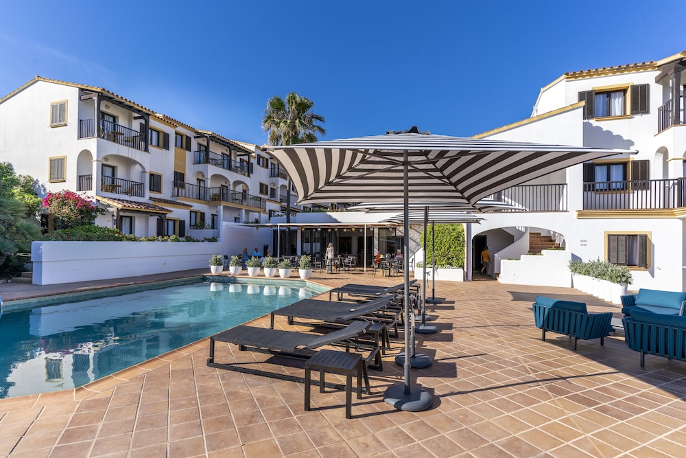 

Milano - Es Castell - Calallonga Hotel Menorca