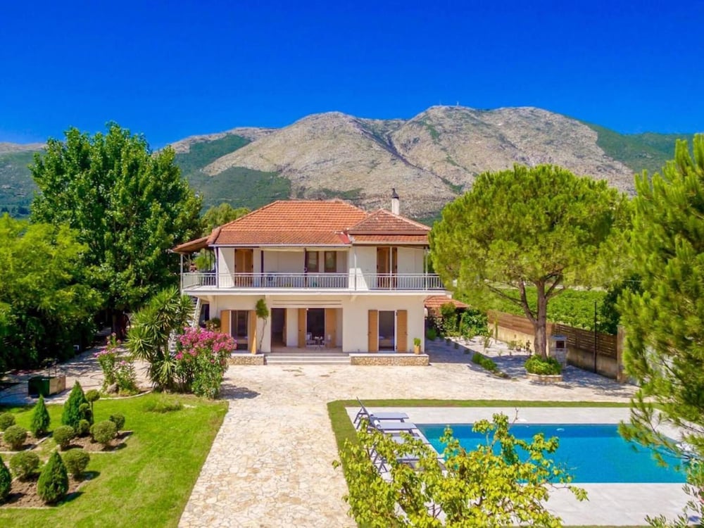 

Catania - Alykes - Villa in Zakynthos with Private Pool & Beaches