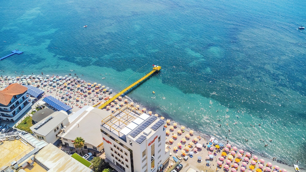 

Genova - Durrës - Aragosta Hotel