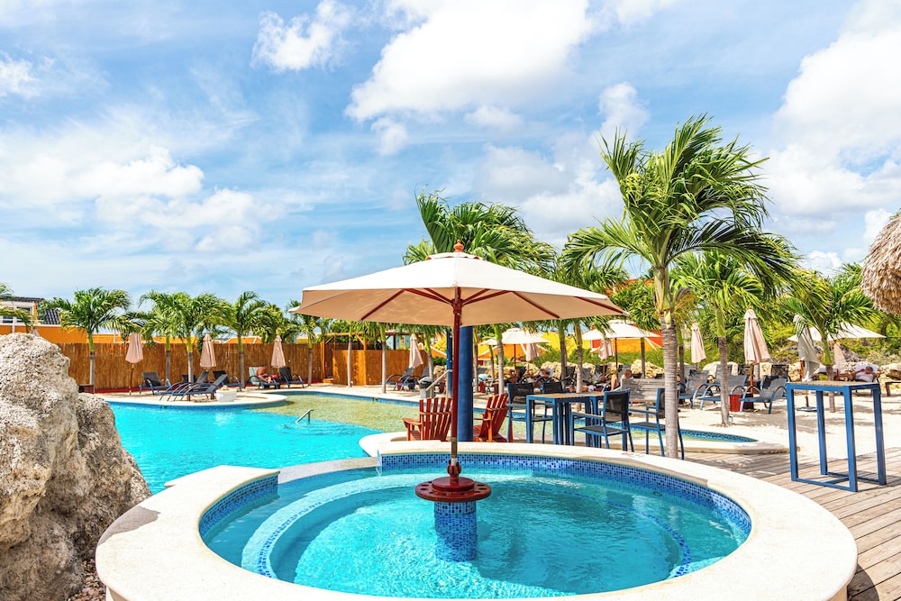 

Milano - Curaçao - The Ritz Village Hotel