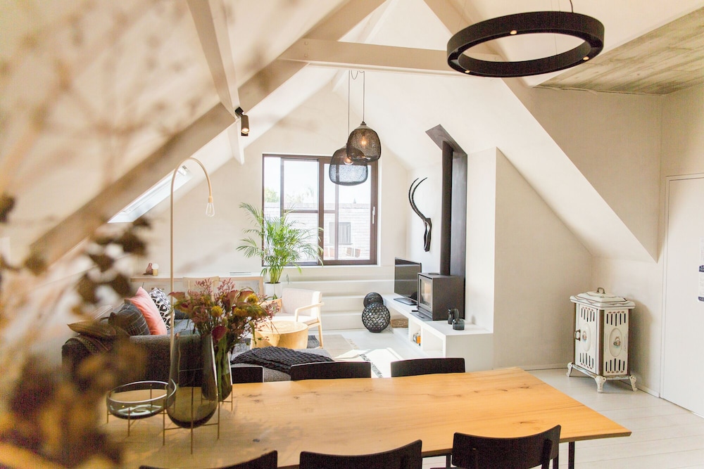 

Milano - Gent - The Hide