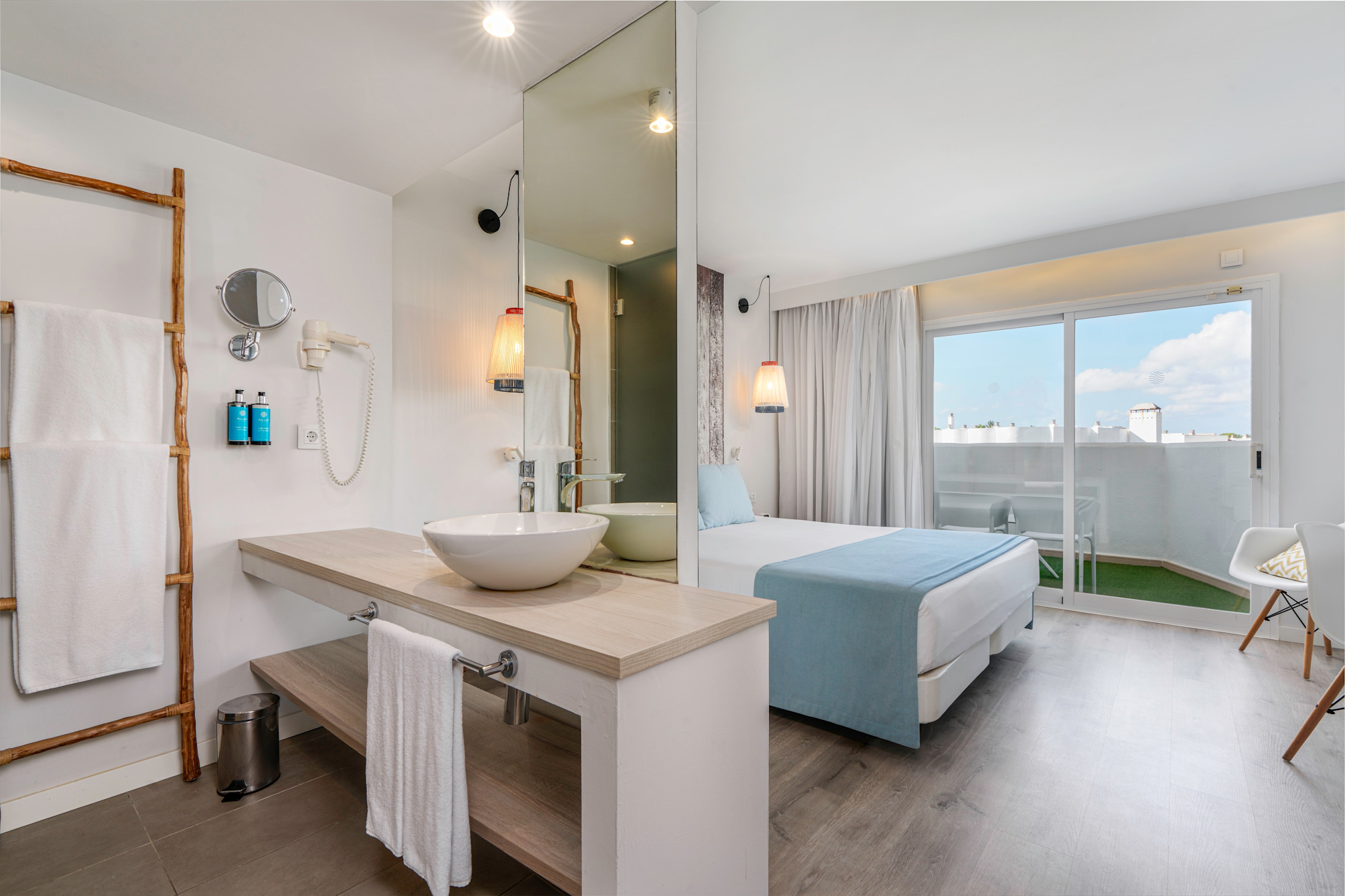 Superior double room with sea view