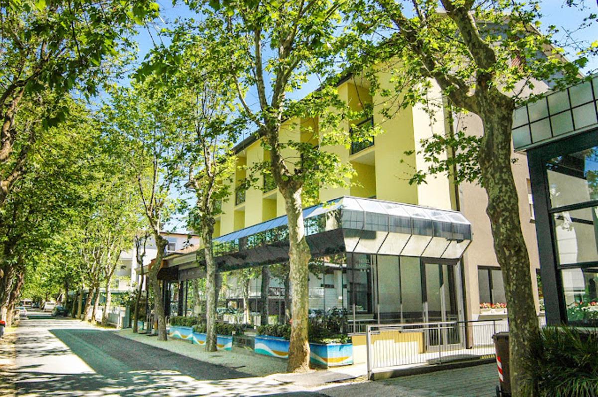 

Milano - Riviera Romagnola, Mare Italia - hotel santa Martina