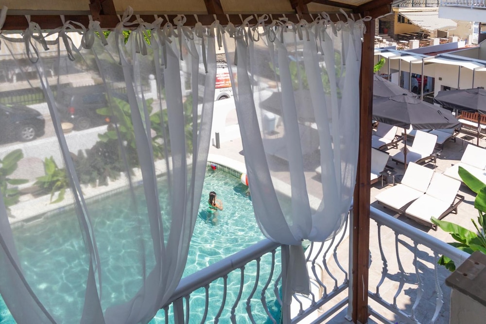 

Verona - Pefkohori - Hotel Odysseas