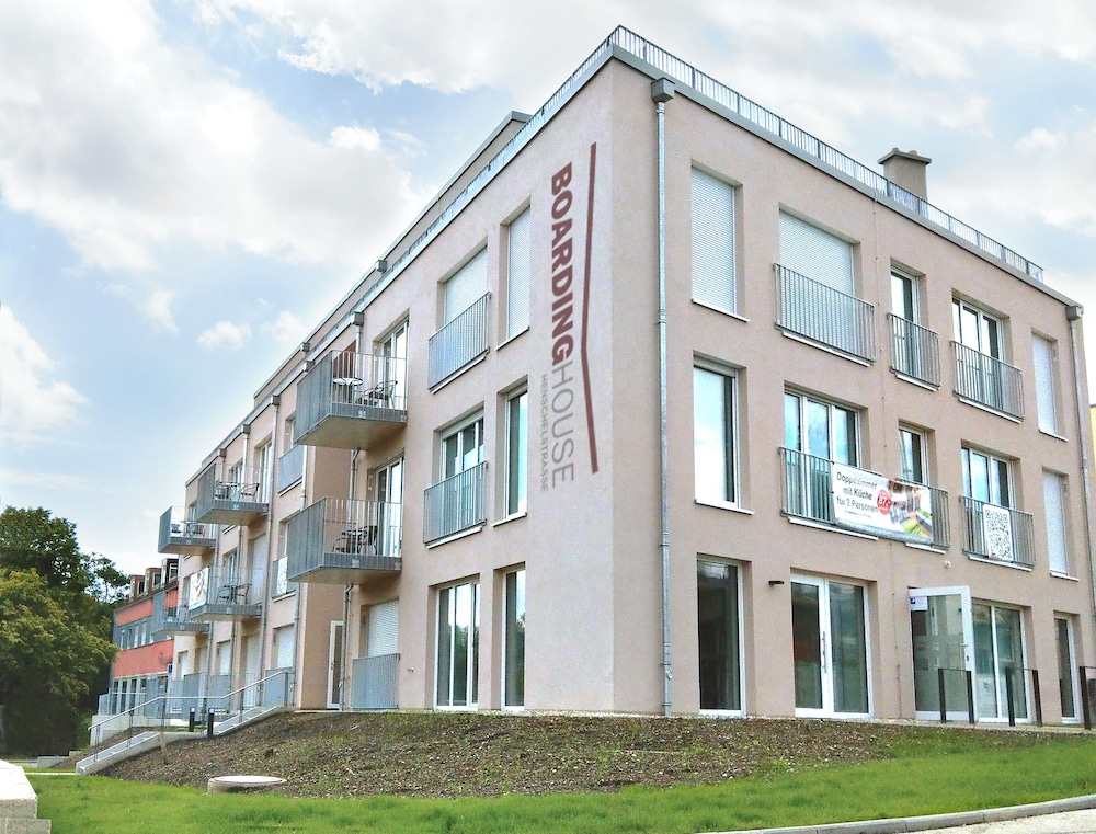 

Milano - Germering - Boardinghouse Henschelstraße