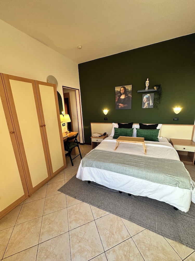 

Catania - Pistoia - Hotel La Riviera