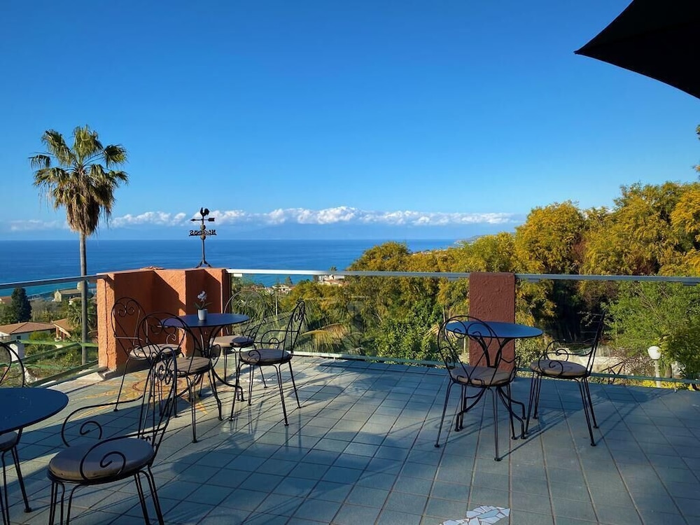 

Lamezia Terme - Tropea - Hotel - Giardino Marchese D'Altavilla