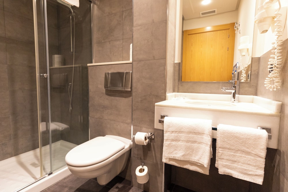 

Roma - Noja - Hotel Marítimo Ris con garaje