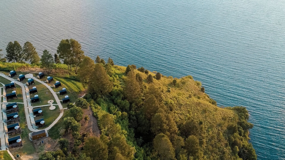 

Milano - Parapat - Bobocabin Patra, Parapat