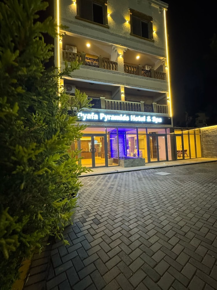 

Napoli - Il Cairo - Dyafa Pyramids Hotel & Spa