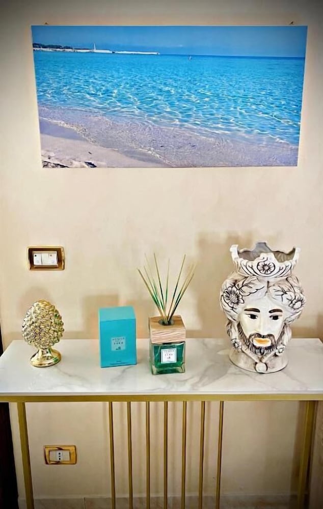 

Napoli - Sicilia, Mare Italia - Araba Fenice Hotel