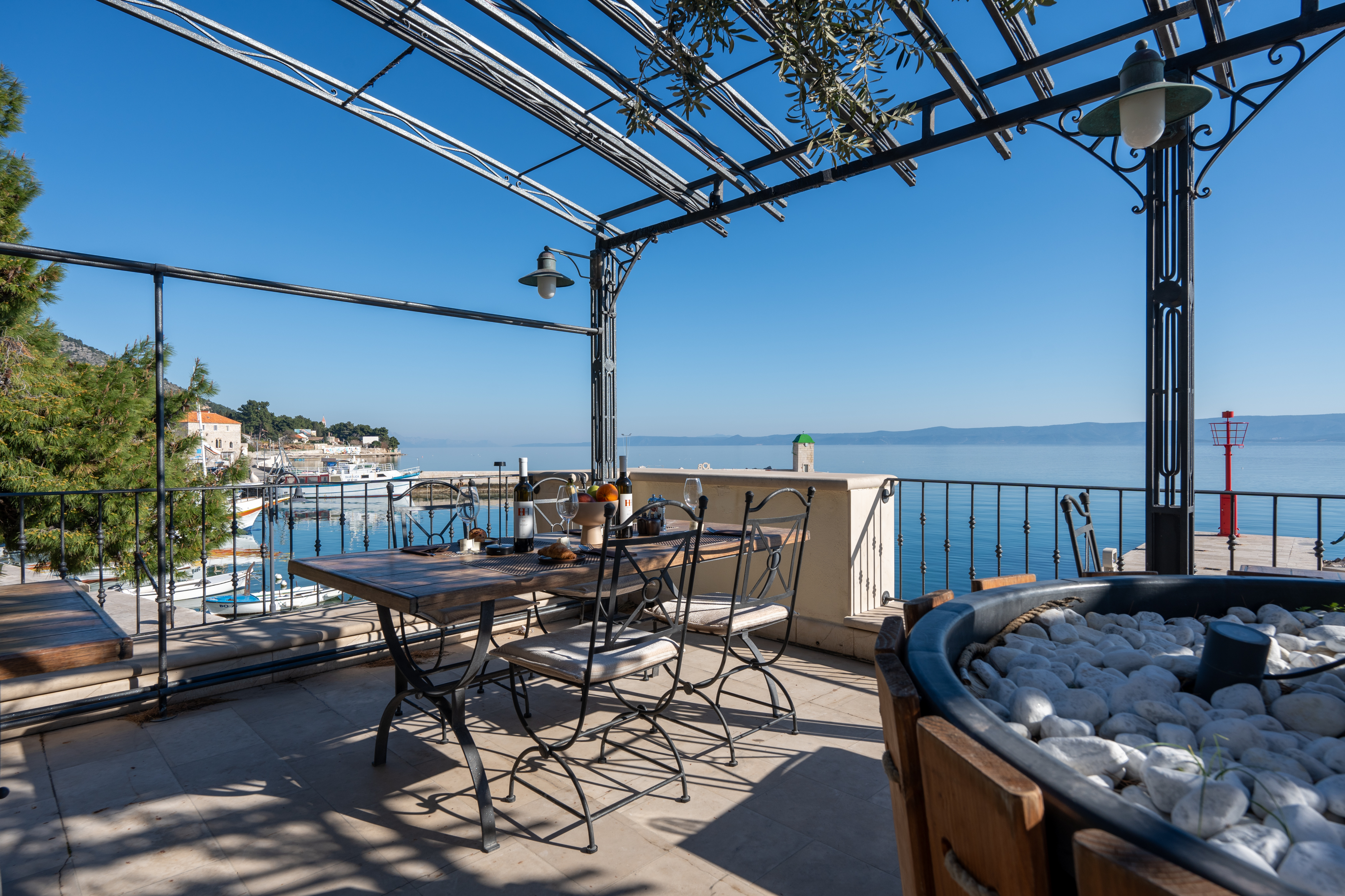 

Roma - Isola di Brazza, Croazia - Newly renovated Hotel Kastil