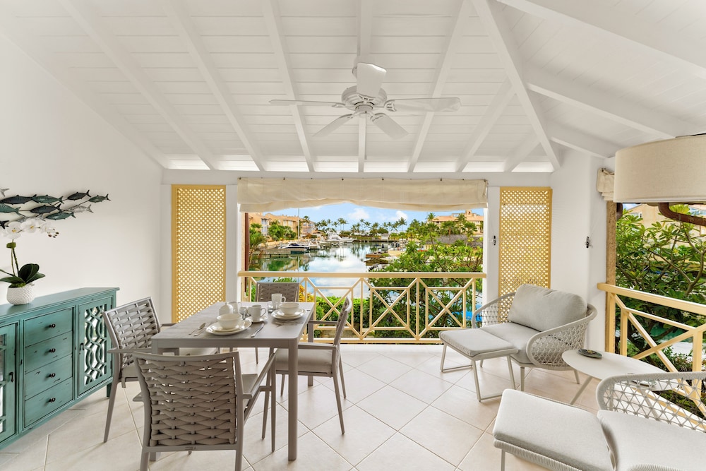 

Milano - Holetown - Port St. Charles