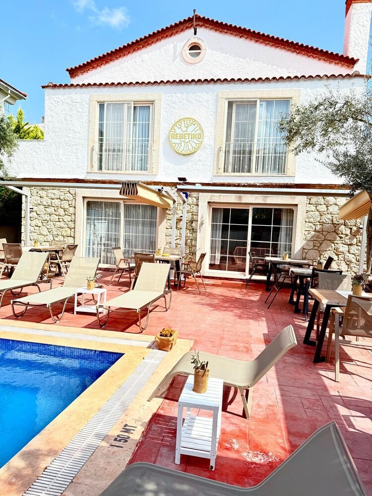 

Roma - Çeşme - Rebetiko Hotel