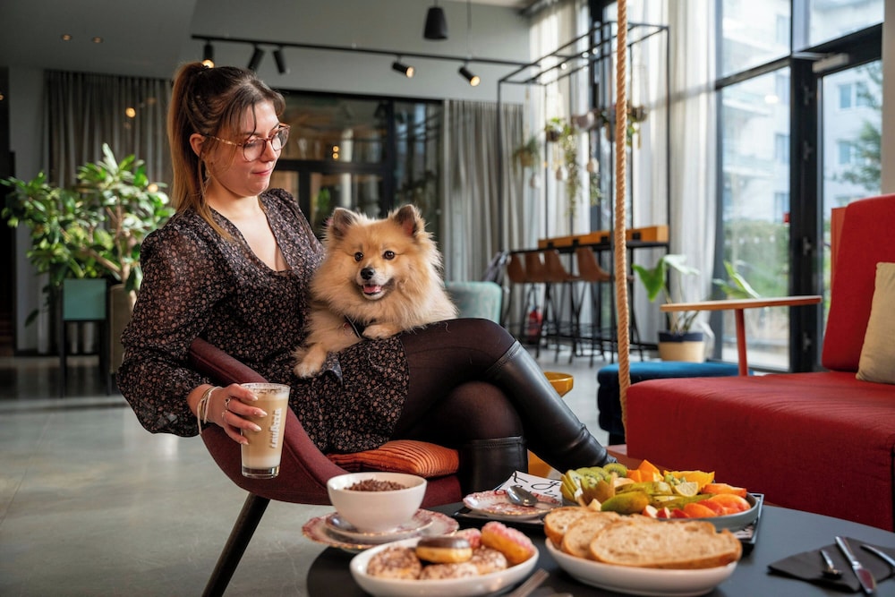 le – Hongre – Moxy Paris Val d'Europe