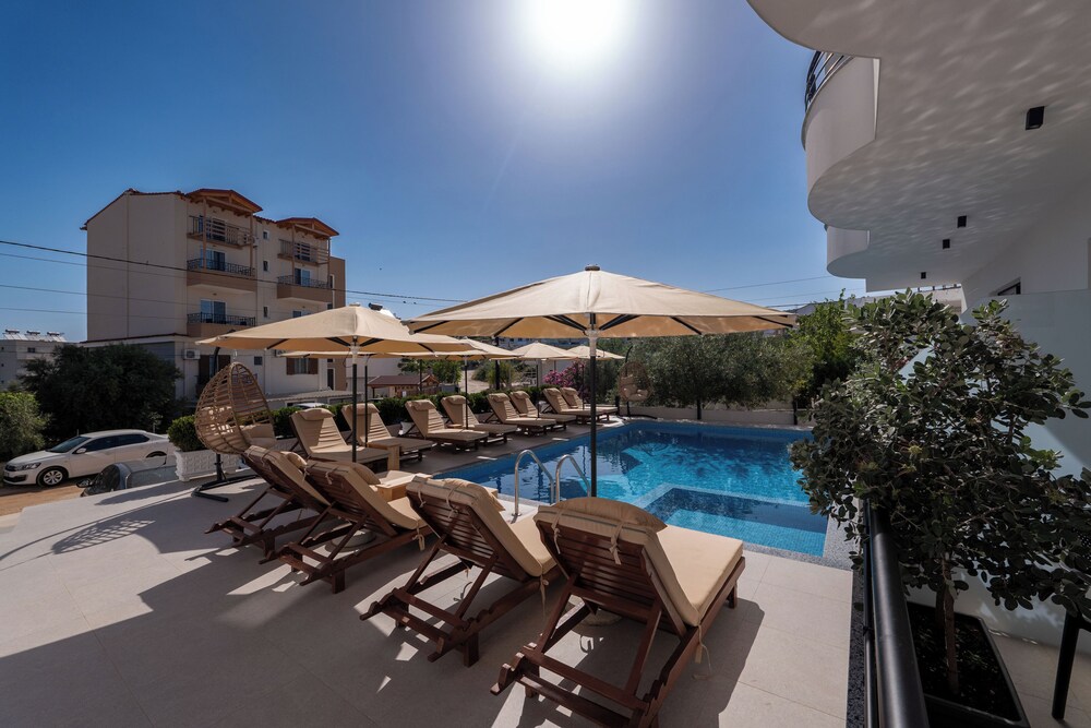 

Genova - Ksamil - Monel Hotel