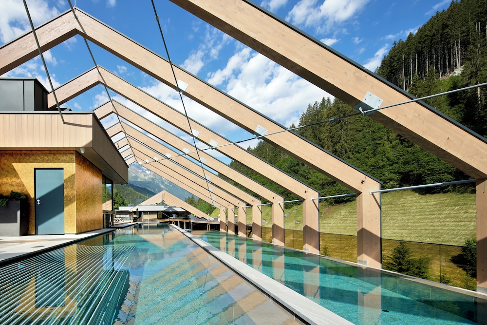 

Roma - Mayrhofen - ZillergrundRock Luxury Mountain Resort