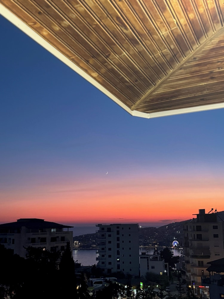 

Lamezia Terme - Sarandë - The White Troy
