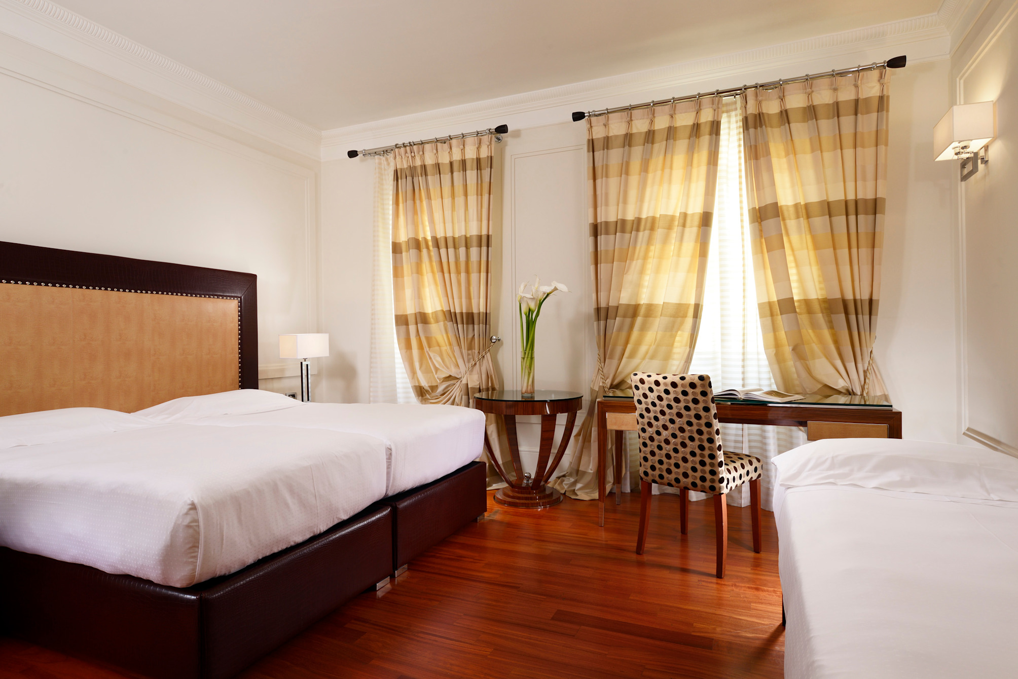 Superior double room (2 adults + 1 child)