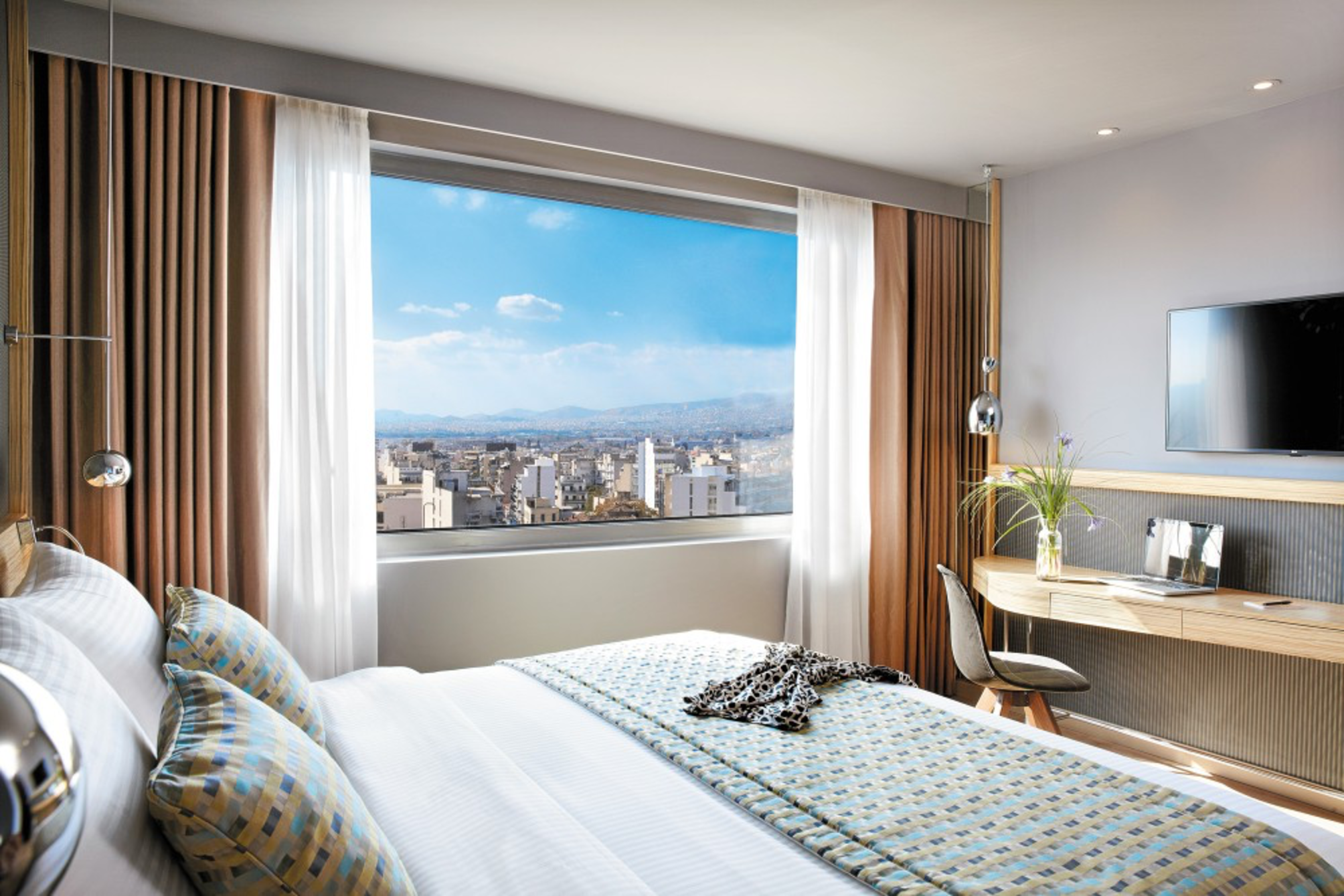 Executive suite with city view