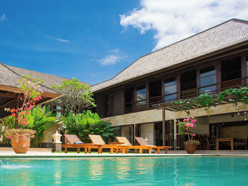 

Napoli - Bali Sanur - Bayu Gita Estate