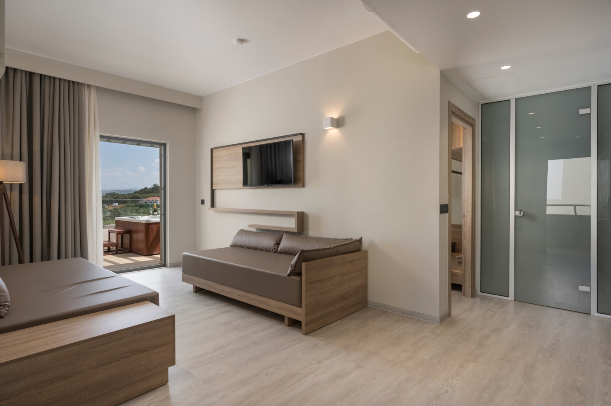 Suite with jacuzzi