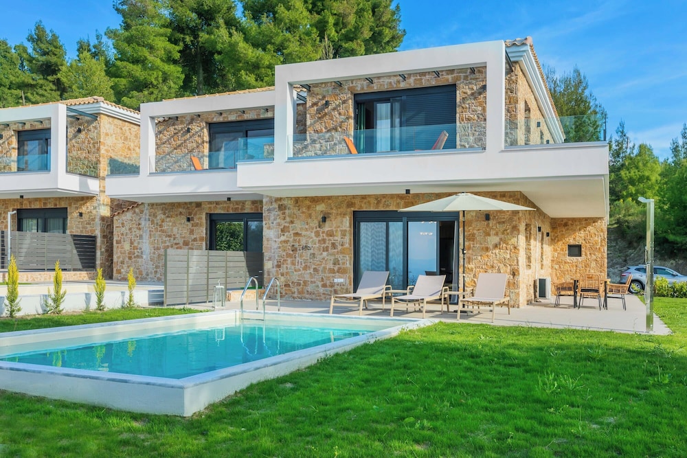 

Napoli - Pefkohori - Epta Villas Luxury Redefined